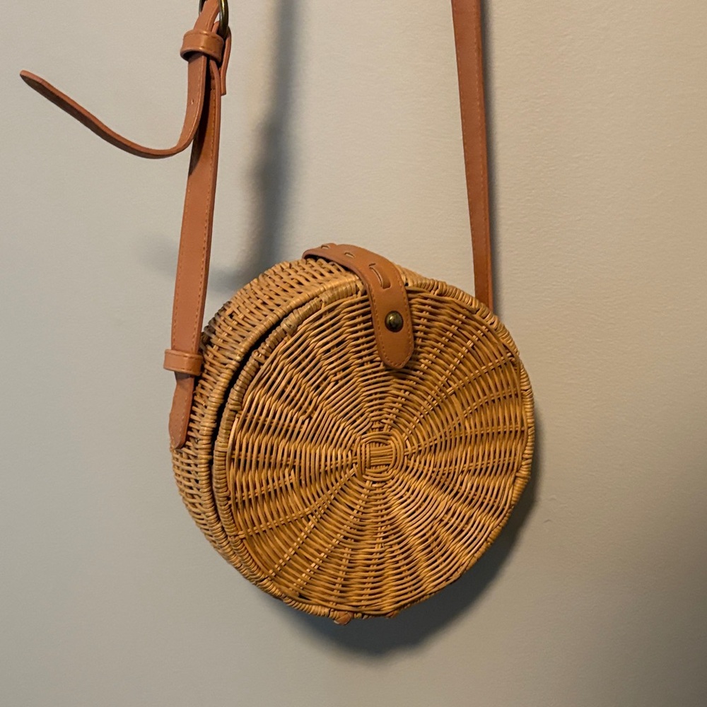 Universal Thread Tan Woven Crossbody Bag